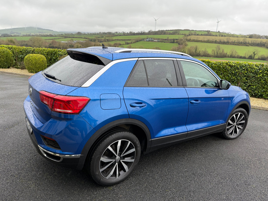 2020 Volkswagen T-Roc - image 4