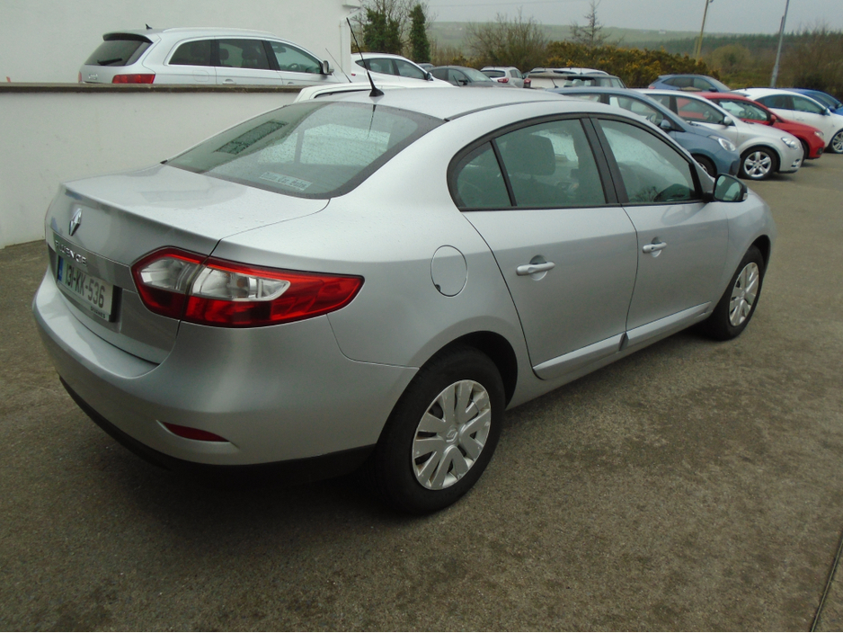 2013 Renault Fluence - image 6