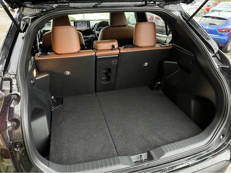 2023 Toyota Yaris Cross Z ADVENTURE HYBRID AUTOMATIC 1.5 PETROL //HEATED SEATS AND STEERING WHEEL//REVERSE CAMERA//ADAPTIVE CRUISE CONTROL// €28,950