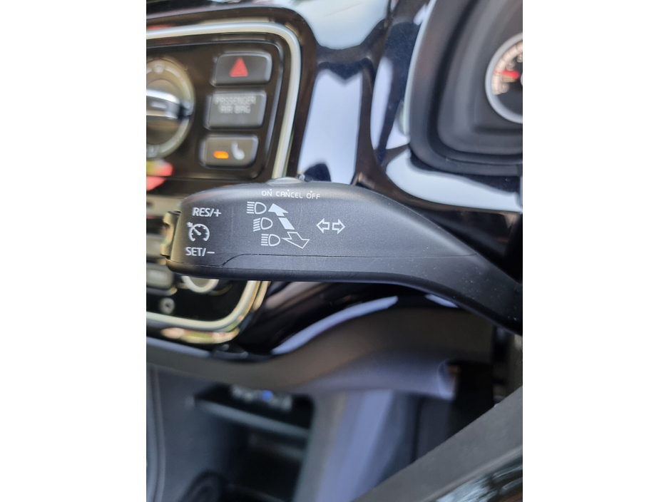 2014 Volkswagen up! - image 19