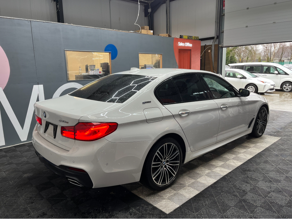 2017 BMW 5 Series €22950 2017 BMW 530E M SPORT IPERFORMANCE 2.0 AUTOMATIC / CRUISE CONTROL / 360° PARKING CAMERA / ELECTRIC MEMORY & HEATED SEATS / PADDLE SHIFTERS / AMBIENT LIGHTS €22,950
