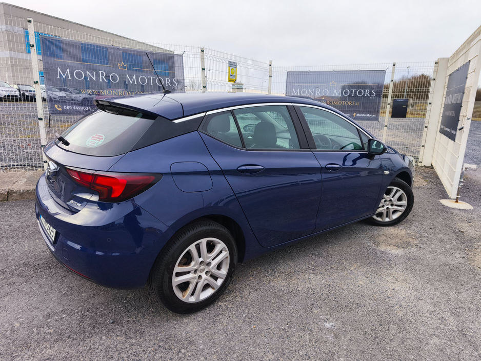 2017 Opel Astra - image 9