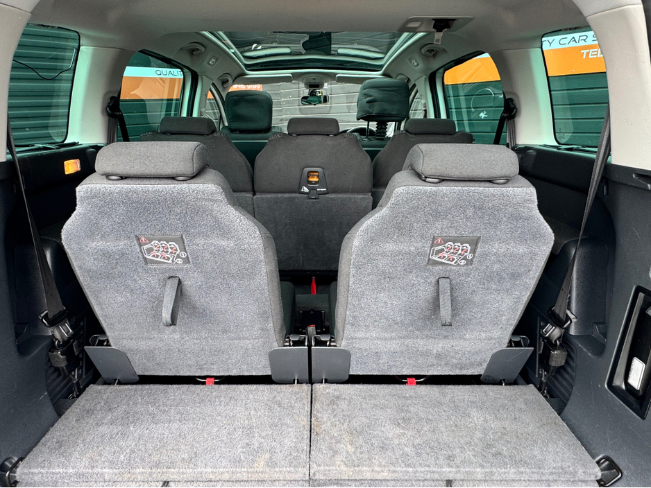 2013 Peugeot 5008 - image 17