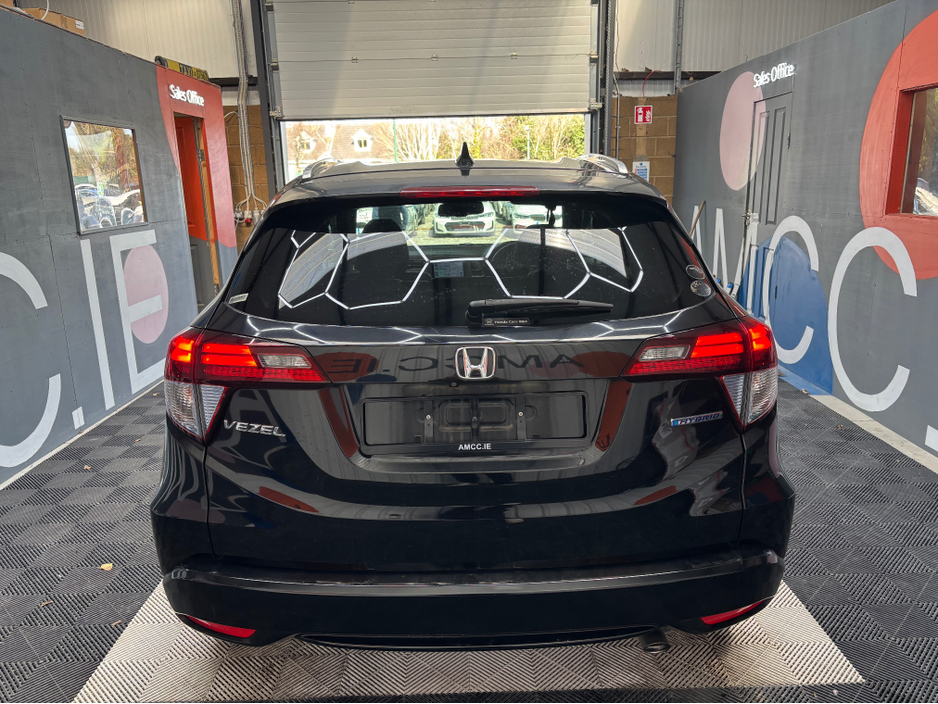 2016 Honda Vezel - image 3