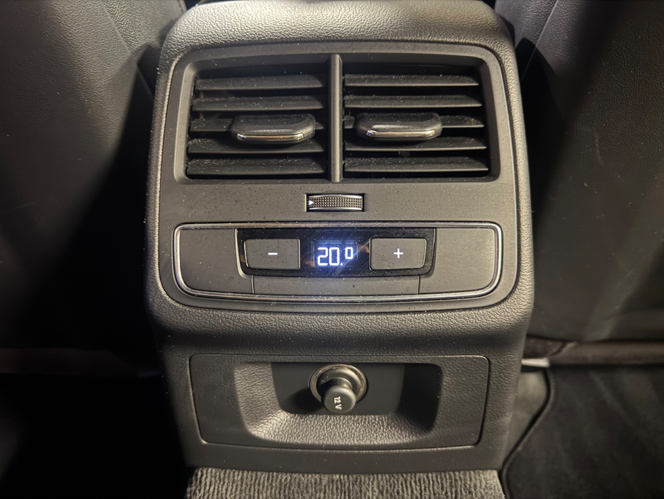 2016 Audi A4 - image 23