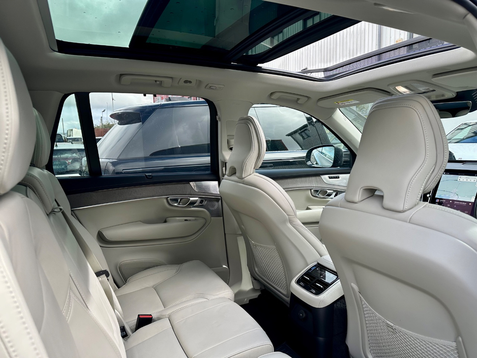 2025 Volvo XC90 - image 14