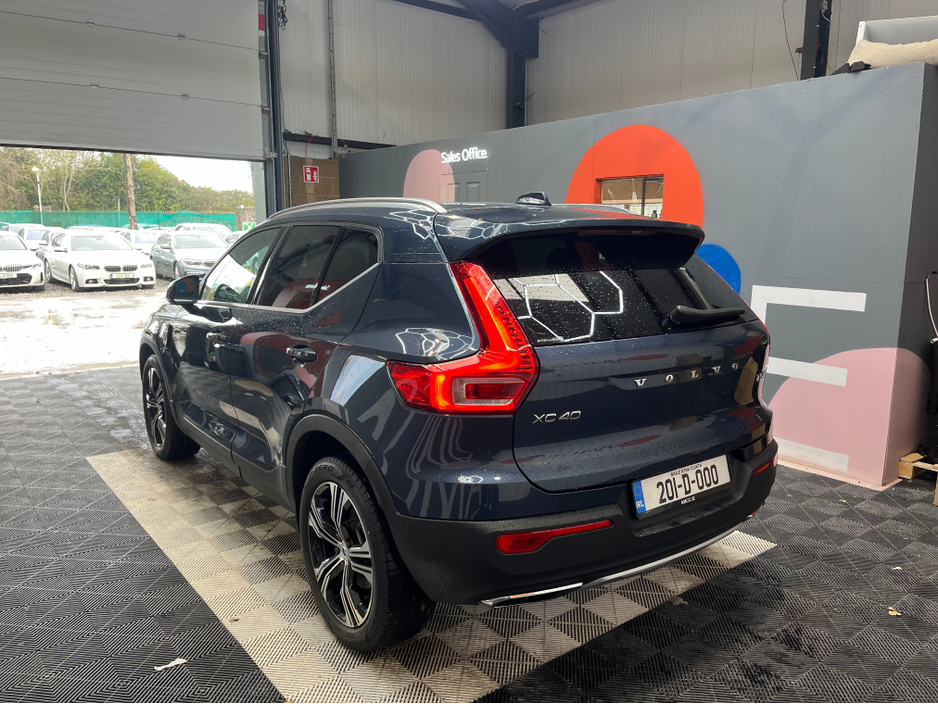 2020 Volvo XC40 - image 4