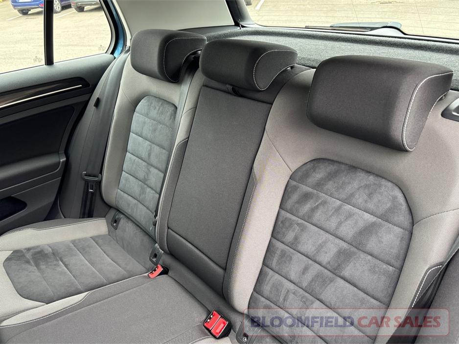 2015 Volkswagen Golf - image 14