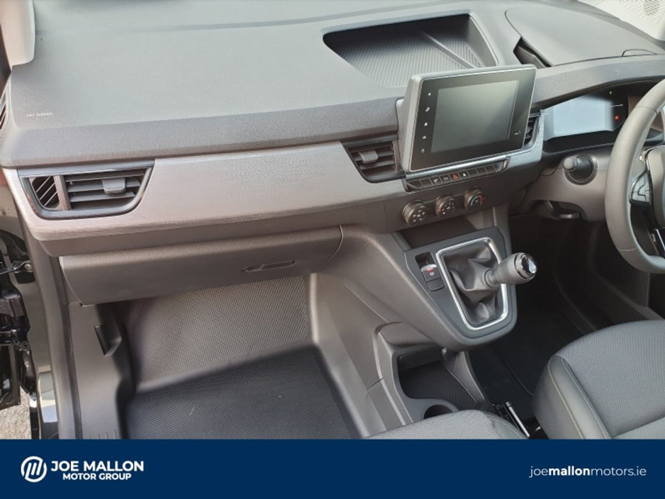 2026 Renault Kangoo - image 4