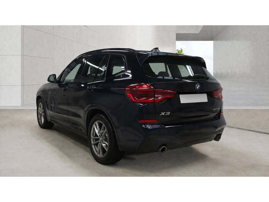 2021 BMW X3 - image 2
