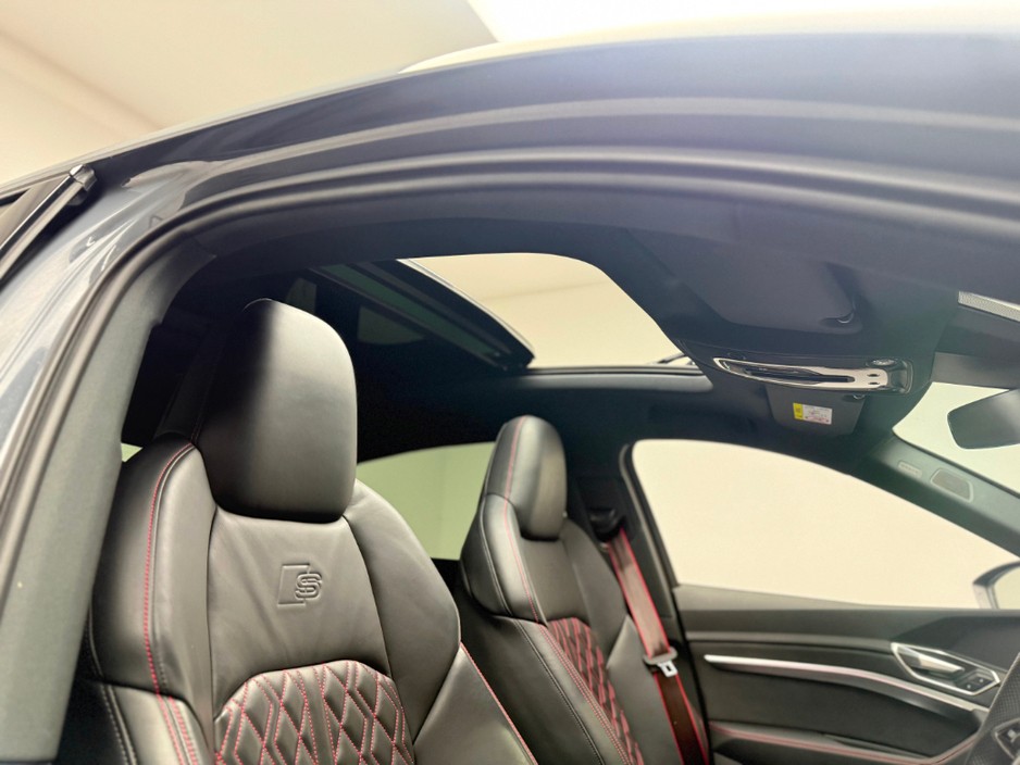 2024 Audi Q8 e-tron S LINE 55 E-TRON *PAN ROOF* €79,990