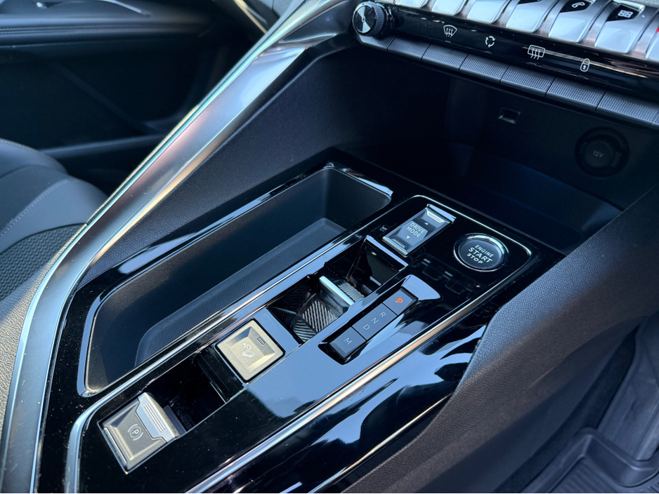 2024 Peugeot 3008 - image 14