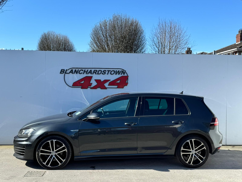 2016 Volkswagen Golf - image 4