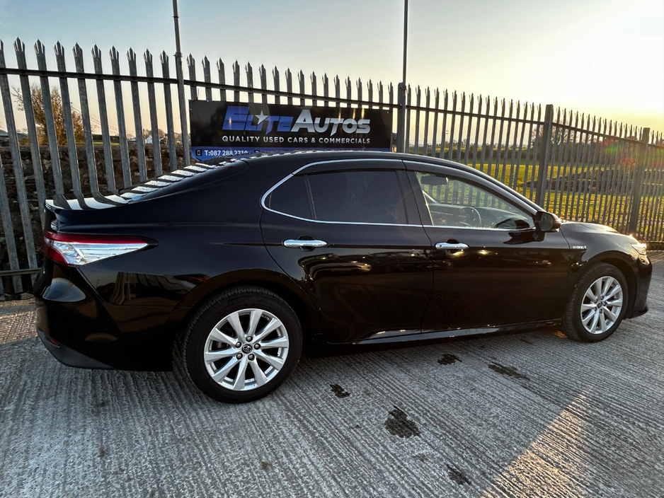 2019 Toyota Camry - image 7