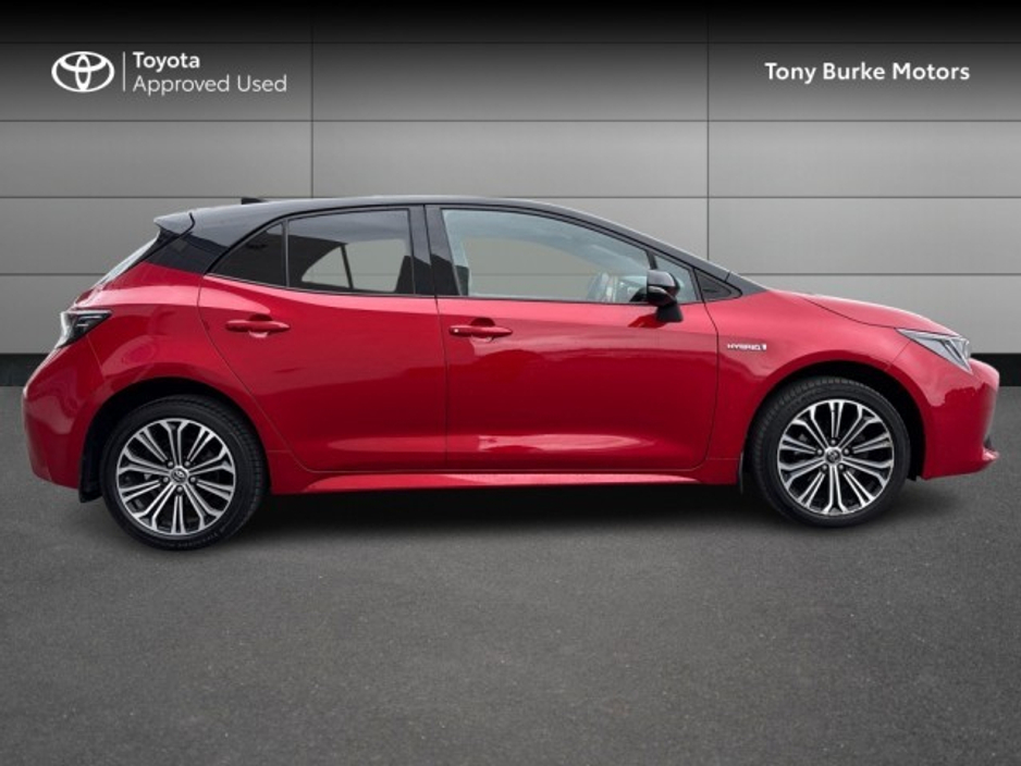 2019 Toyota Corolla - image 3