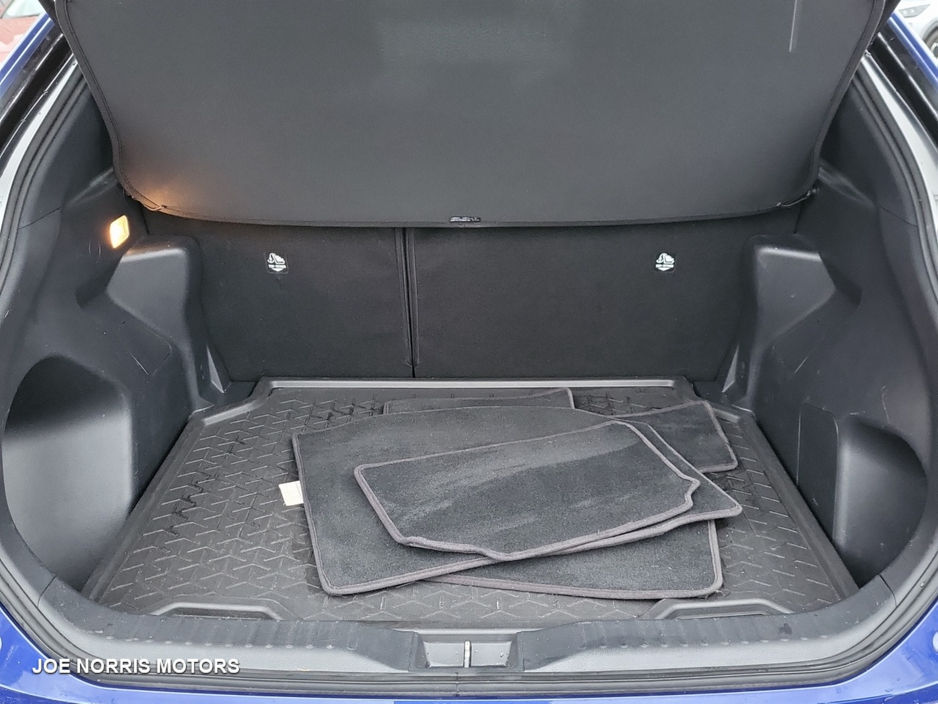 2023 Toyota Yaris CR CROSS LUNA SPORT 4DR AUTO €27,945