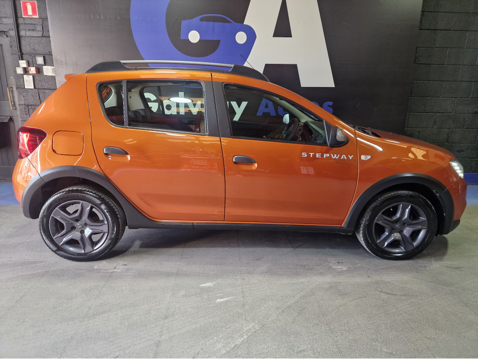 2018 Dacia Sandero - image 9
