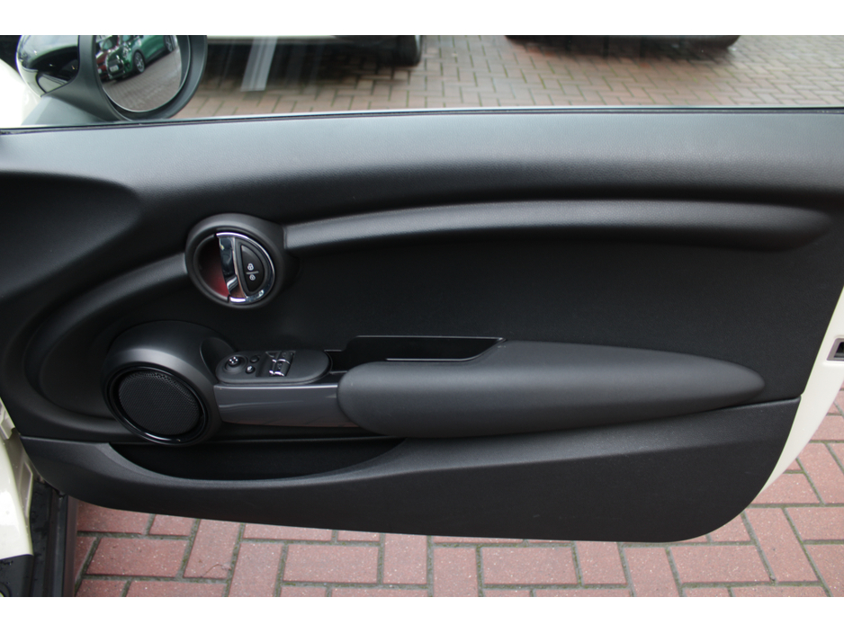 2019 MINI Cooper 1/5D COOPER SPORT EDITION WITH ONKLYB 79,000KM'S // WHAT A CAR // HEATED LEATER RECARO TYPE SEATS // WELL WOTH VIEWING // BUY WITH CONFIDENCE AA AND SIMI APPROVED DEALER 2026 // FINANCE ARRNAGED // €17,950