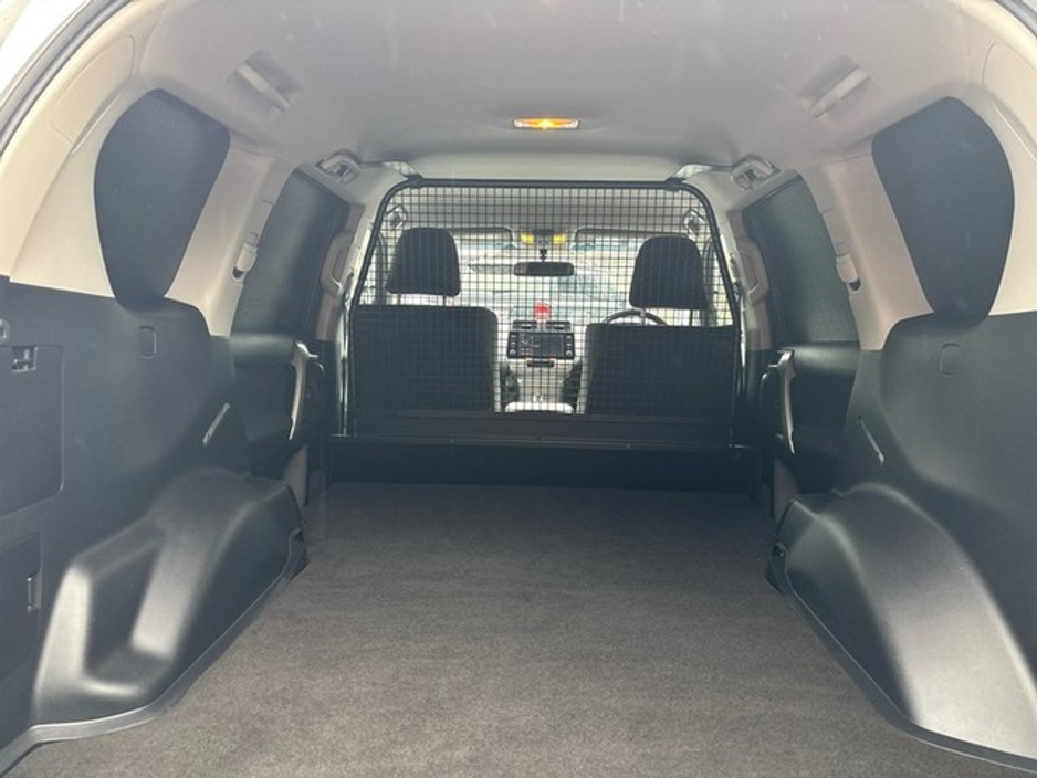 2024 Toyota Landcruiser - image 10