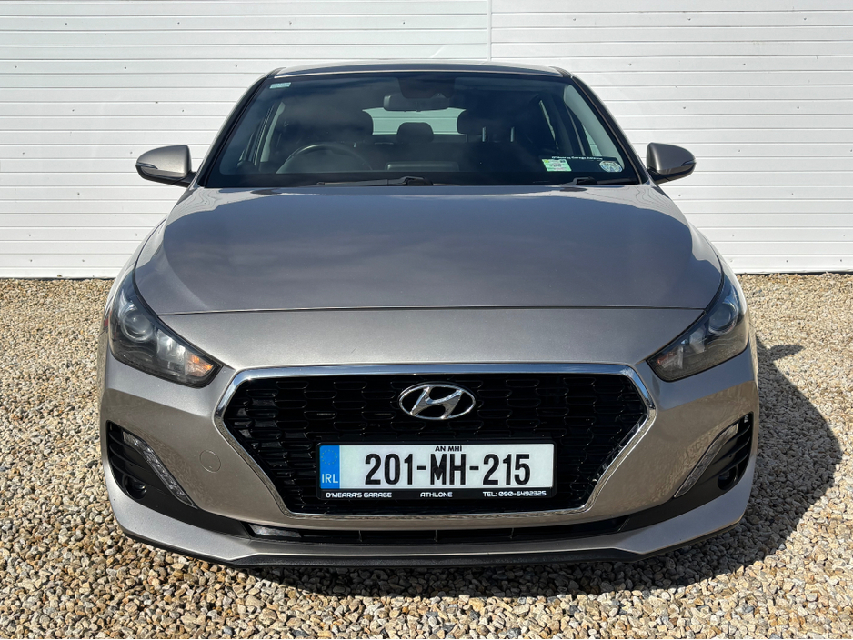 2020 Hyundai i30 - image 14