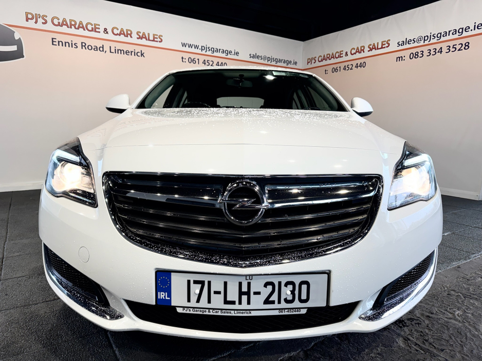 2017 Opel Insignia - image 2