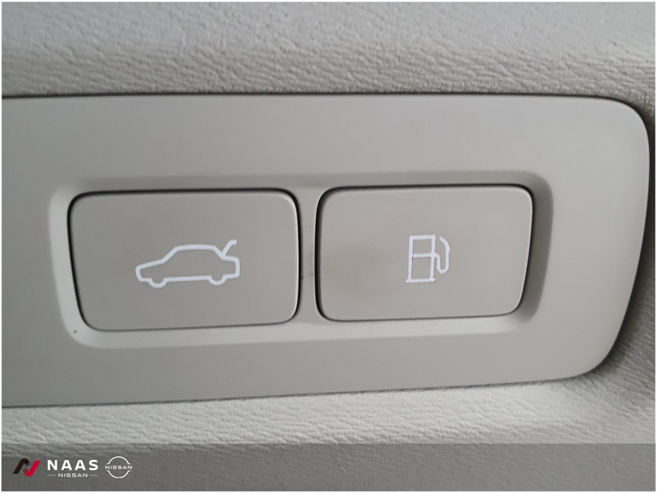 2025 Volvo V90 - image 27