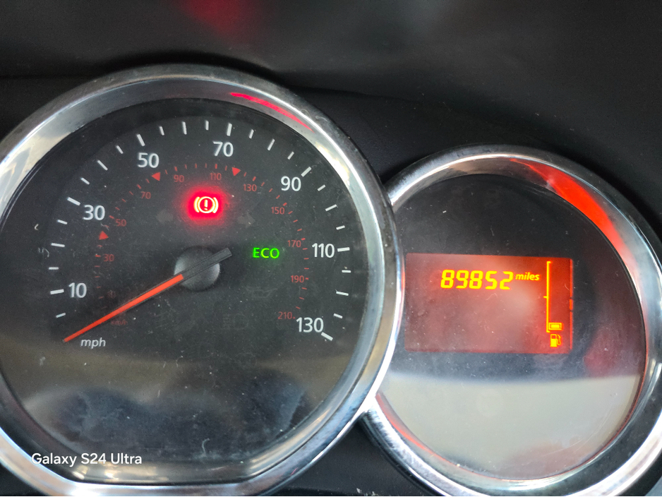 2014 Dacia Duster - image 14