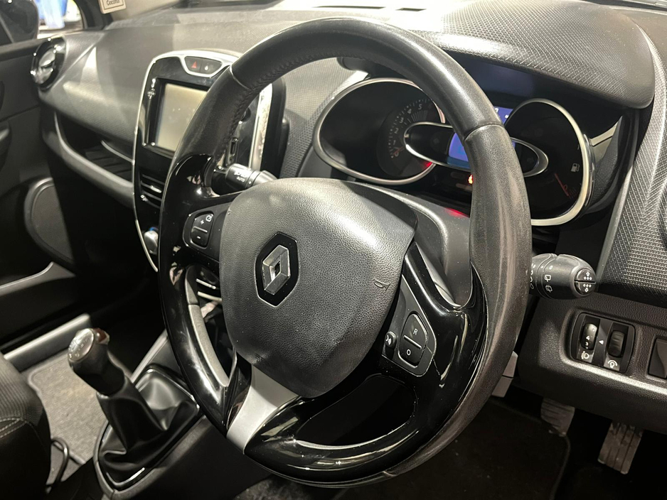 2016 Renault Clio - image 10