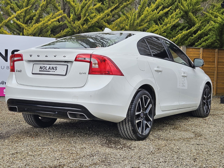 2017 Volvo S60 - image 14