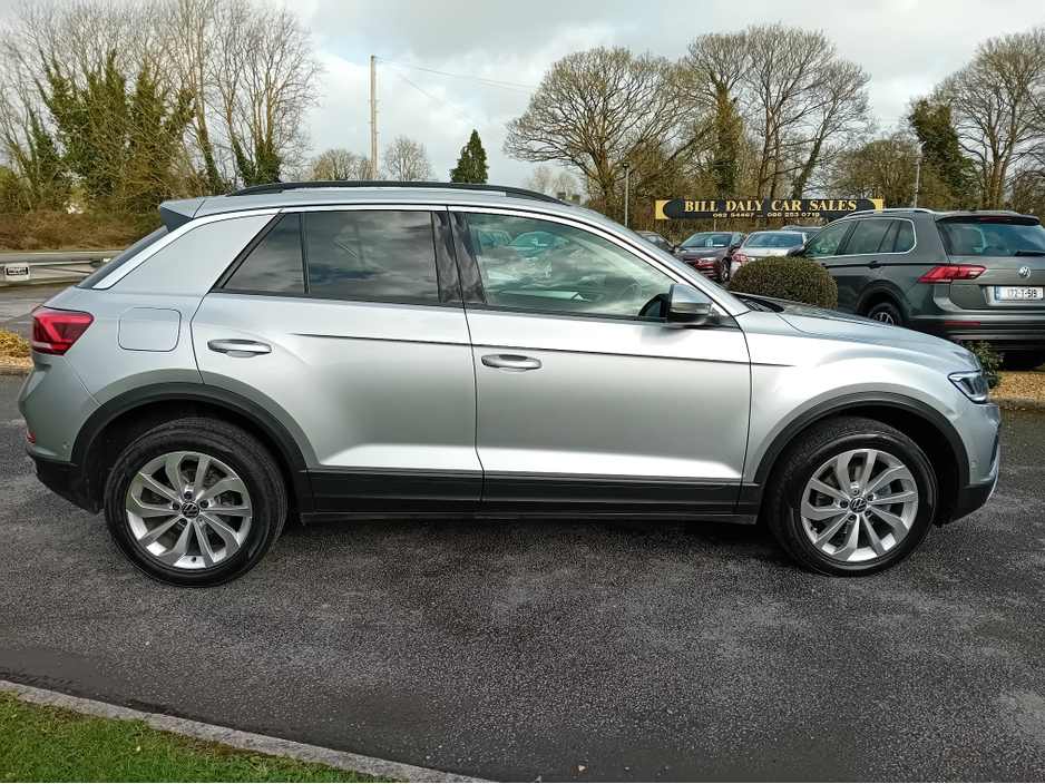 2022 Volkswagen T-Roc LIFE 2.0 TDI MANUAL 6SPEED FWD 116HP 5 5DR