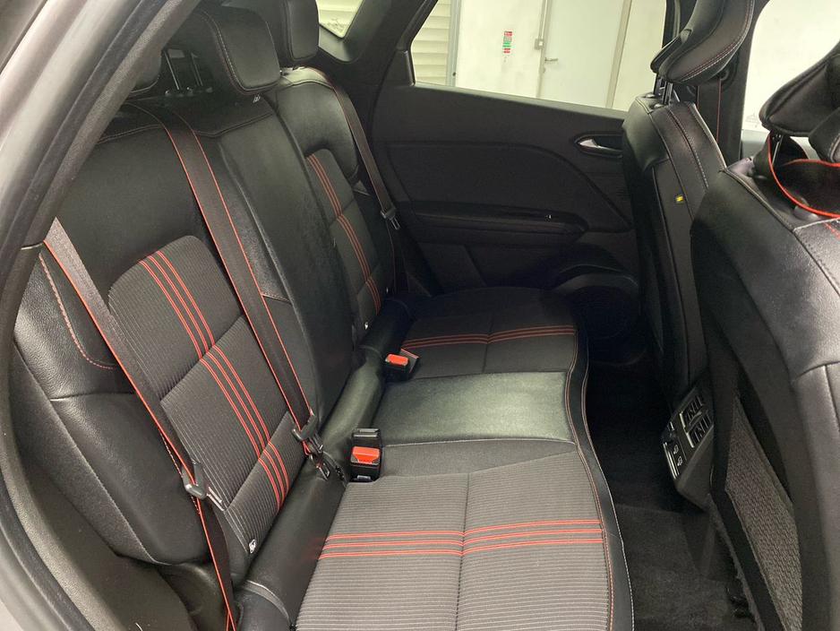 2023 Renault Captur - image 10