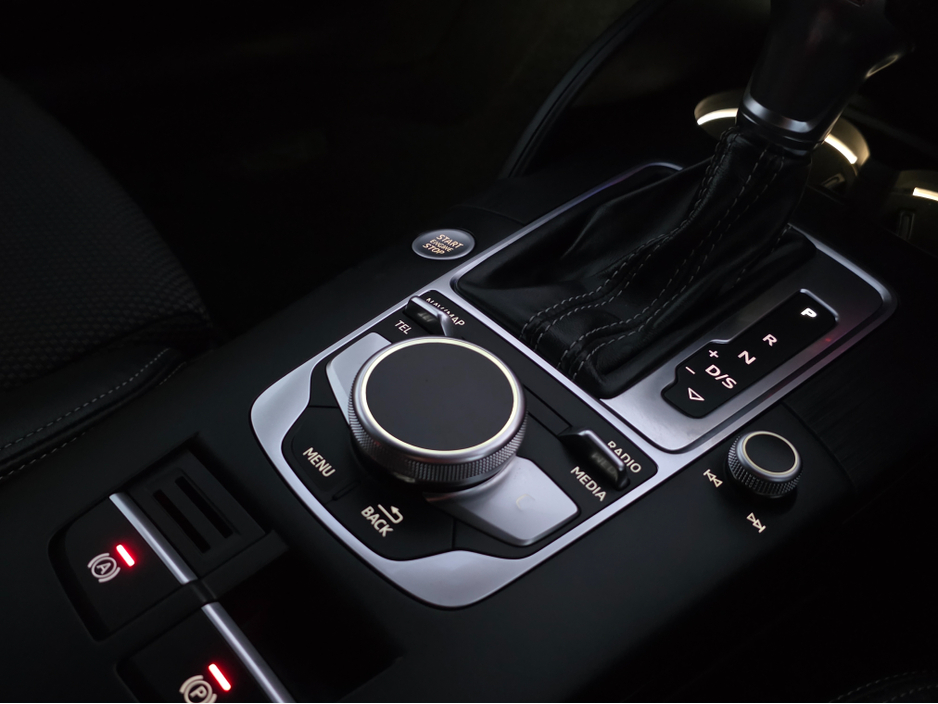 2019 Audi A3 1.4 S-LINE EDITION VIRTUAL COCKPIT - NAVIGATION -CARPLAY ANDROID AUTO HALF LEATHER PACK - REVERSING CAMERA / PARKING SENSORS - DRIVE MODE €23,500