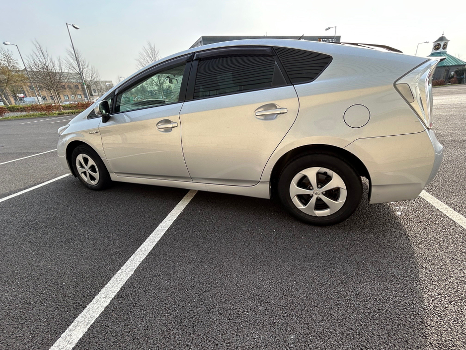 2016 Toyota Prius - image 5