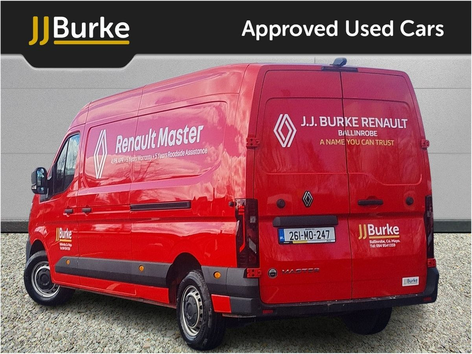 2026 Renault Master - image 4