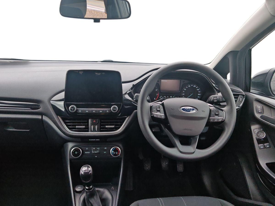 2021 Ford Fiesta - image 2