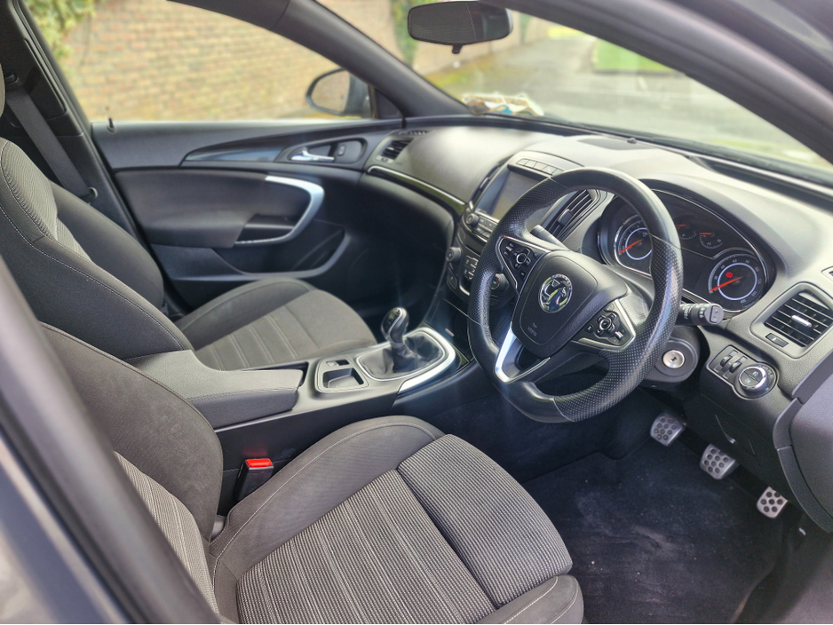 2016 Vauxhall Insignia - image 25