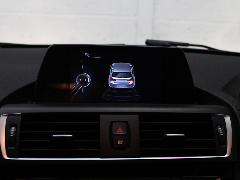 2016 BMW 1 Series - image 18