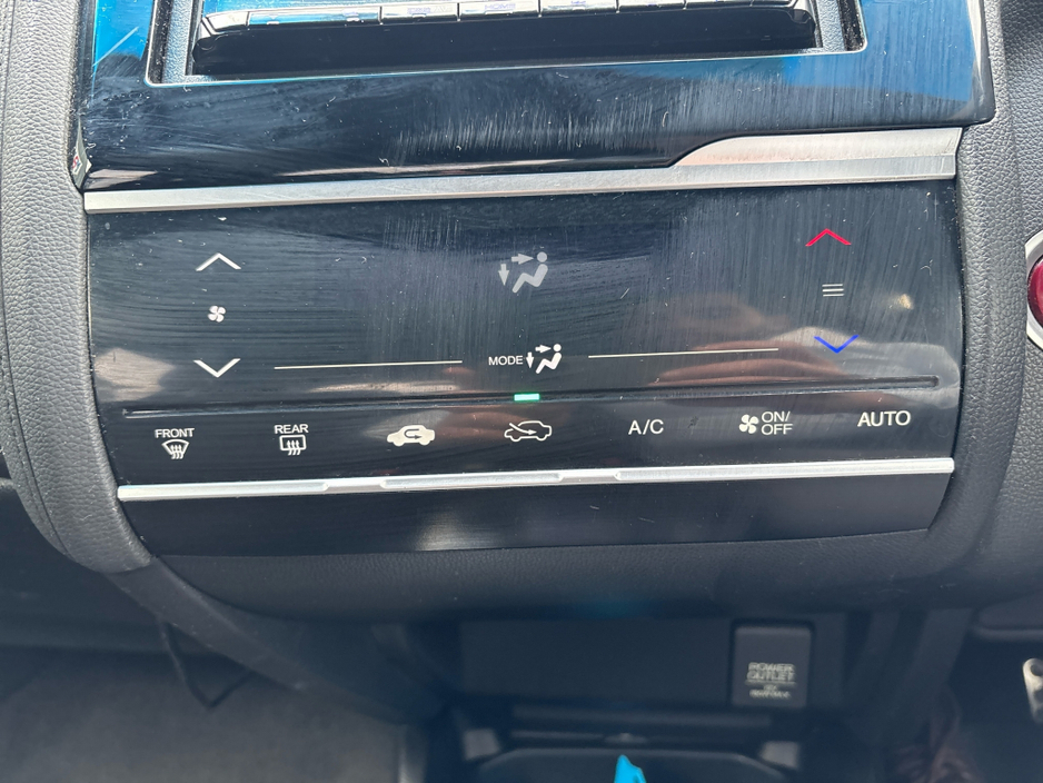 2014 Honda Fit - image 16