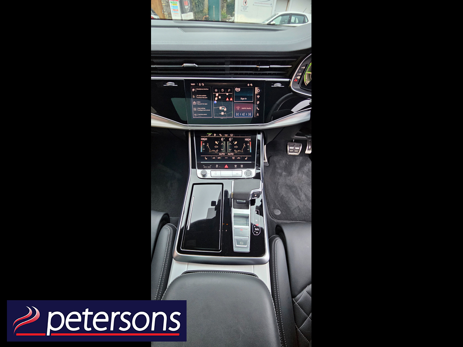 2025 Audi Q8 490PS QUATTRO S-LINE AUTOMATIC - PANORAMIC ROOF €104,950