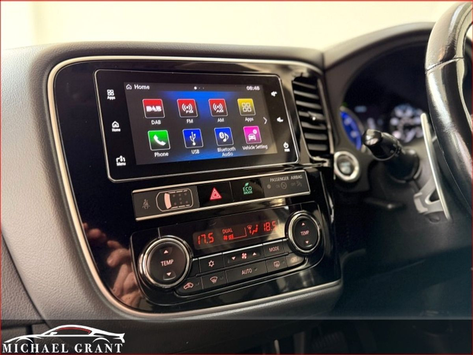 2018 Mitsubishi Outlander - image 28