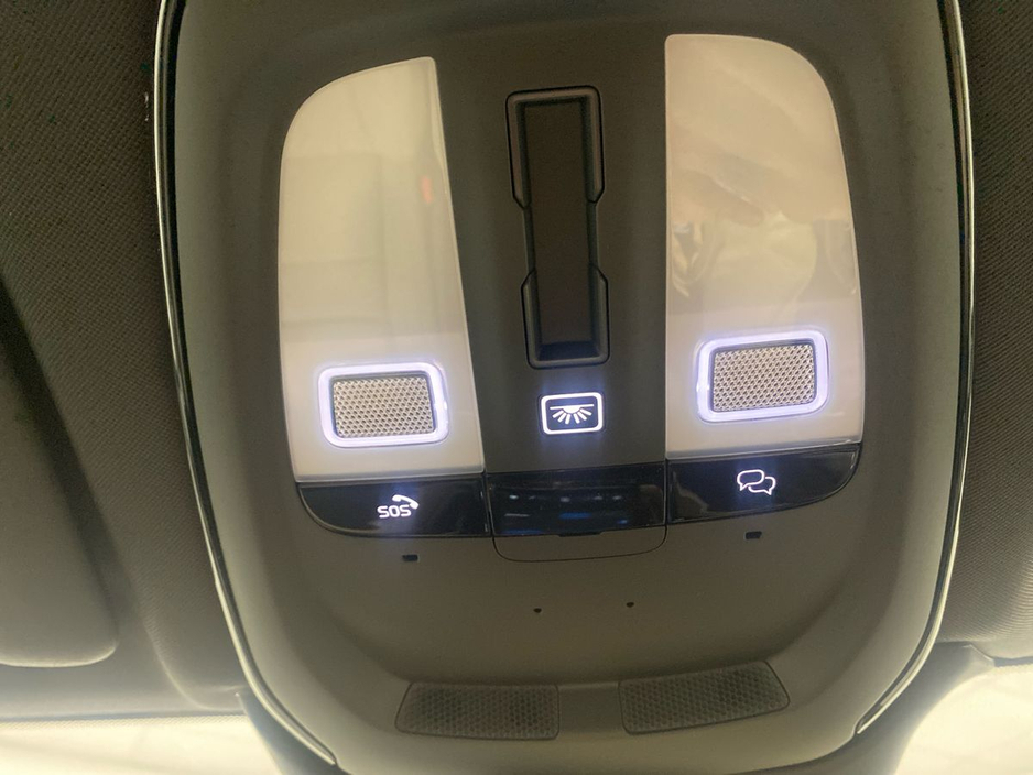 2026 Volvo XC60 - image 25