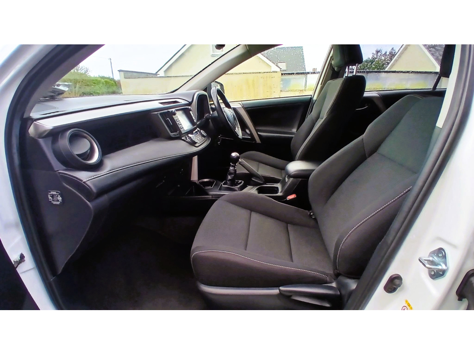 2018 Toyota Rav4 - image 12