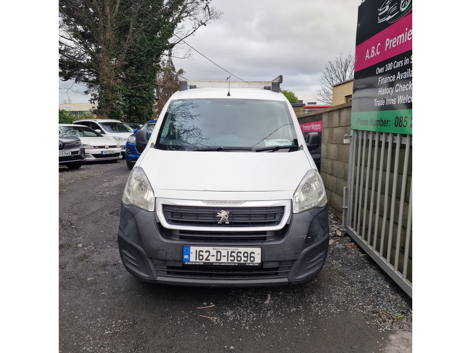 2016 Peugeot Partner  €5,450