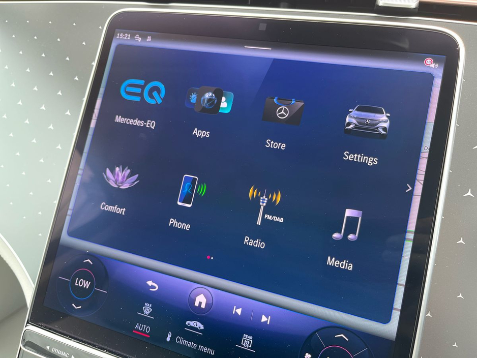 2025 Mercedes-Benz EQE - image 29