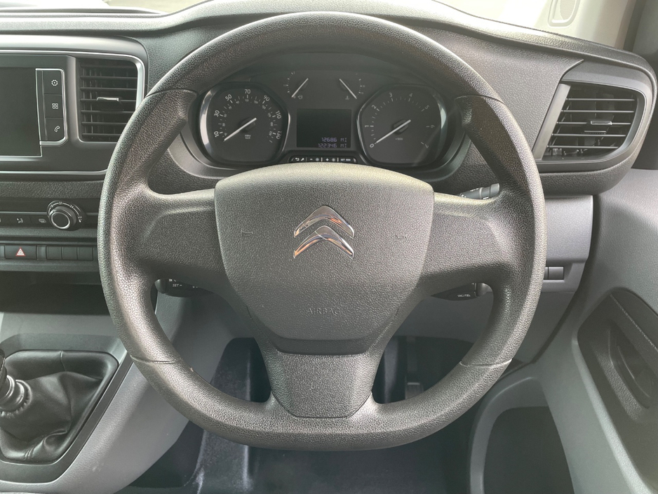 2019 Citroen Dispatch - image 22