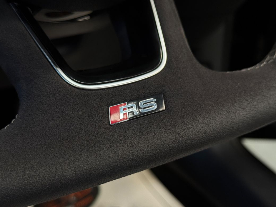 2022 Audi RS4 - image 28