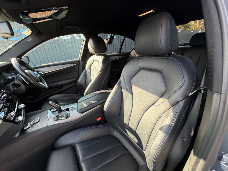 2018 BMW 5 Series - image 42