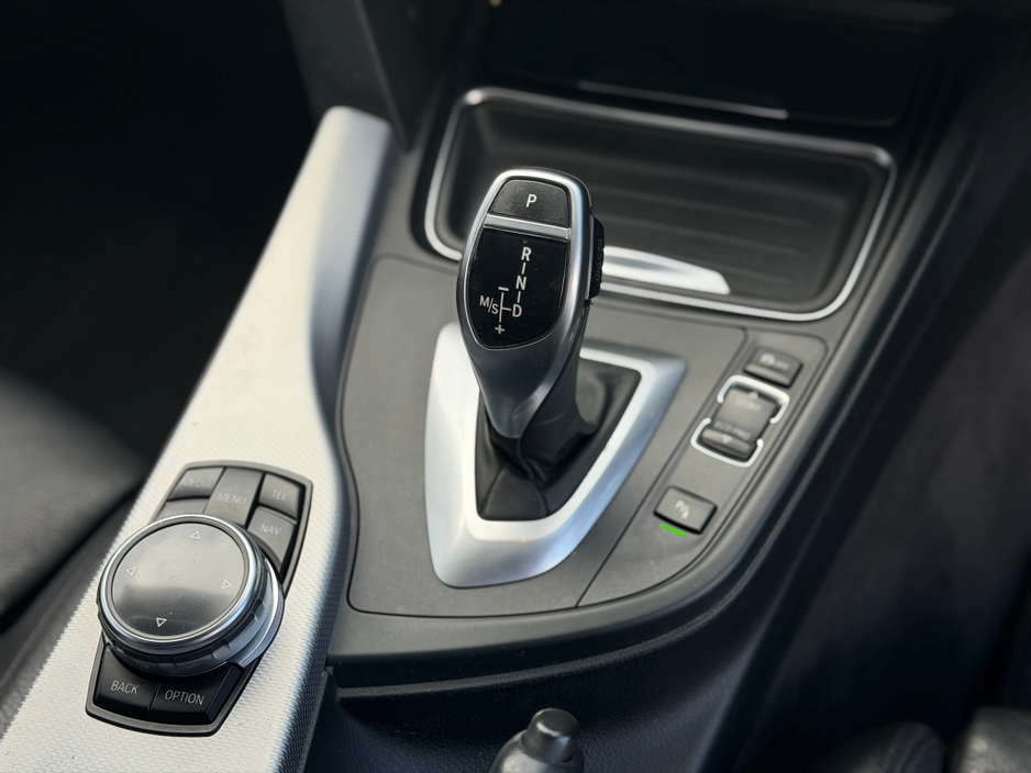 2014 BMW 3 Series - image 11