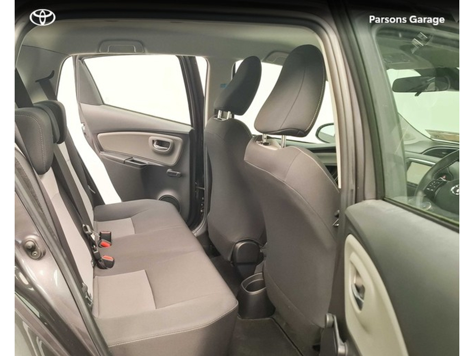 2020 Toyota Yaris - image 10