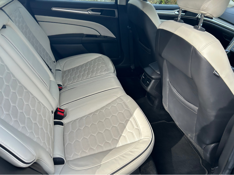 2019 Ford Mondeo - image 11